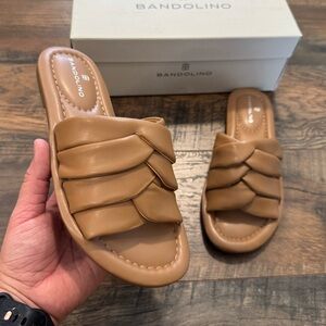 NEW Bandolino Medium‎ Natural Vistan Brown Slide Flat Casual Sandal Womens 5